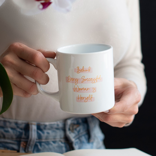 Güçlü Kadın Seramik Kupa