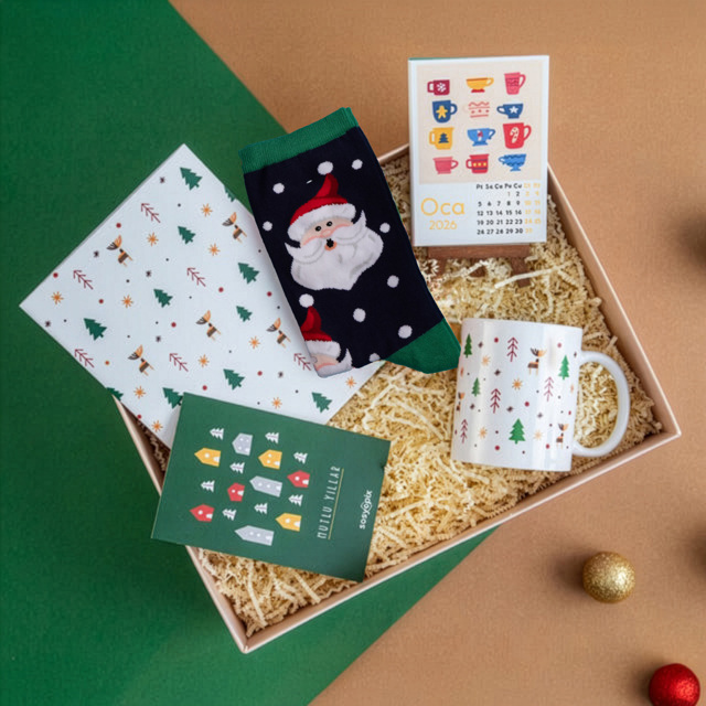 Renkli Yeni Yıl Hediye Kutusu