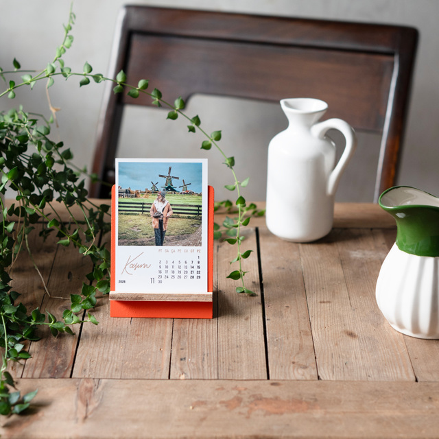 Metal Stantlı Masa Takvimi - 2026